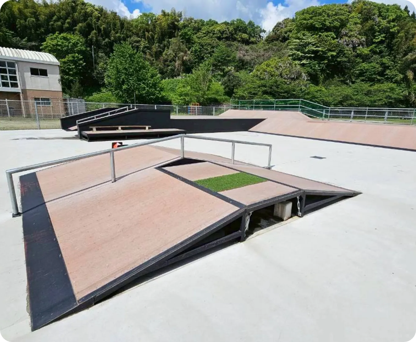 美装建の強み 公共建築を支える確かな安全性と品質